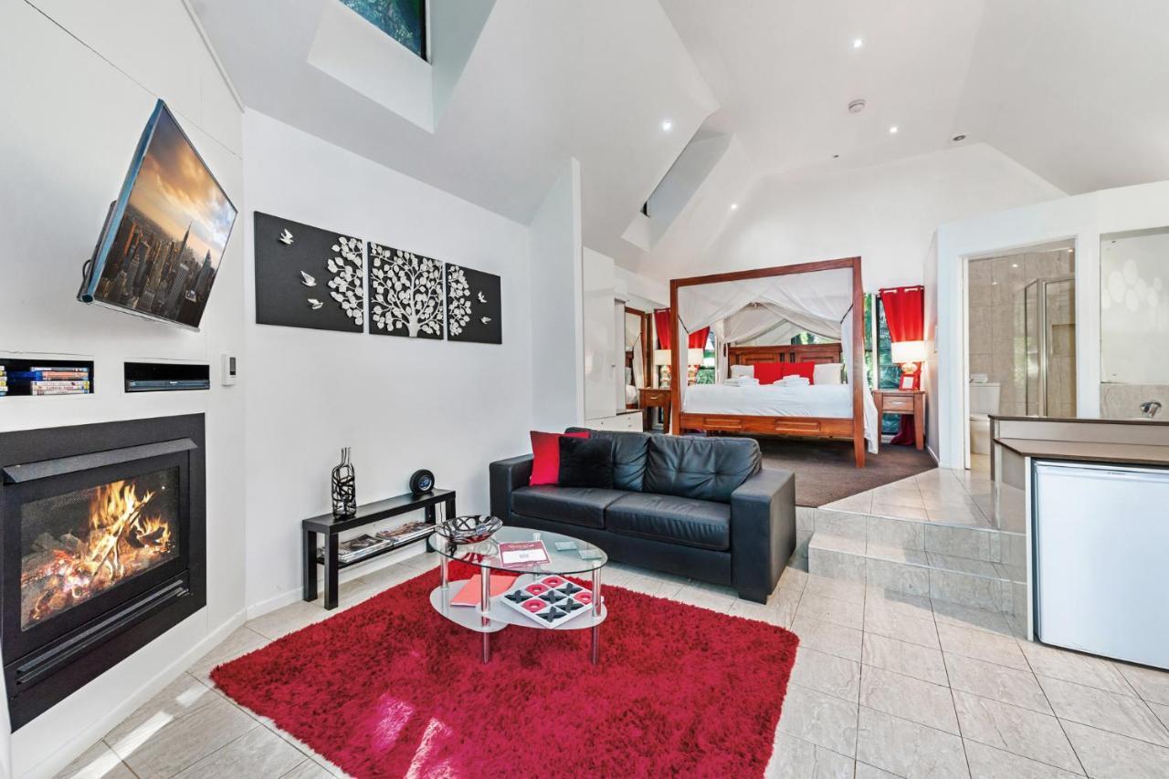 Chalet On Gallery Walk - King Bed, Spa, Fireplace, Wifi & Netflix, Linger A While Mount Tamborine Extérieur photo
