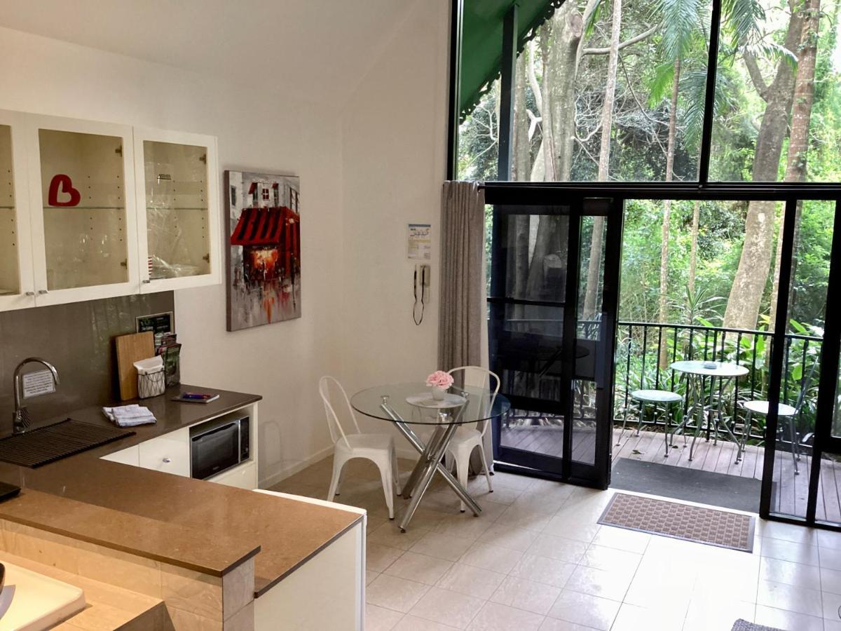 Chalet On Gallery Walk - King Bed, Spa, Fireplace, Wifi & Netflix, Linger A While Mount Tamborine Extérieur photo
