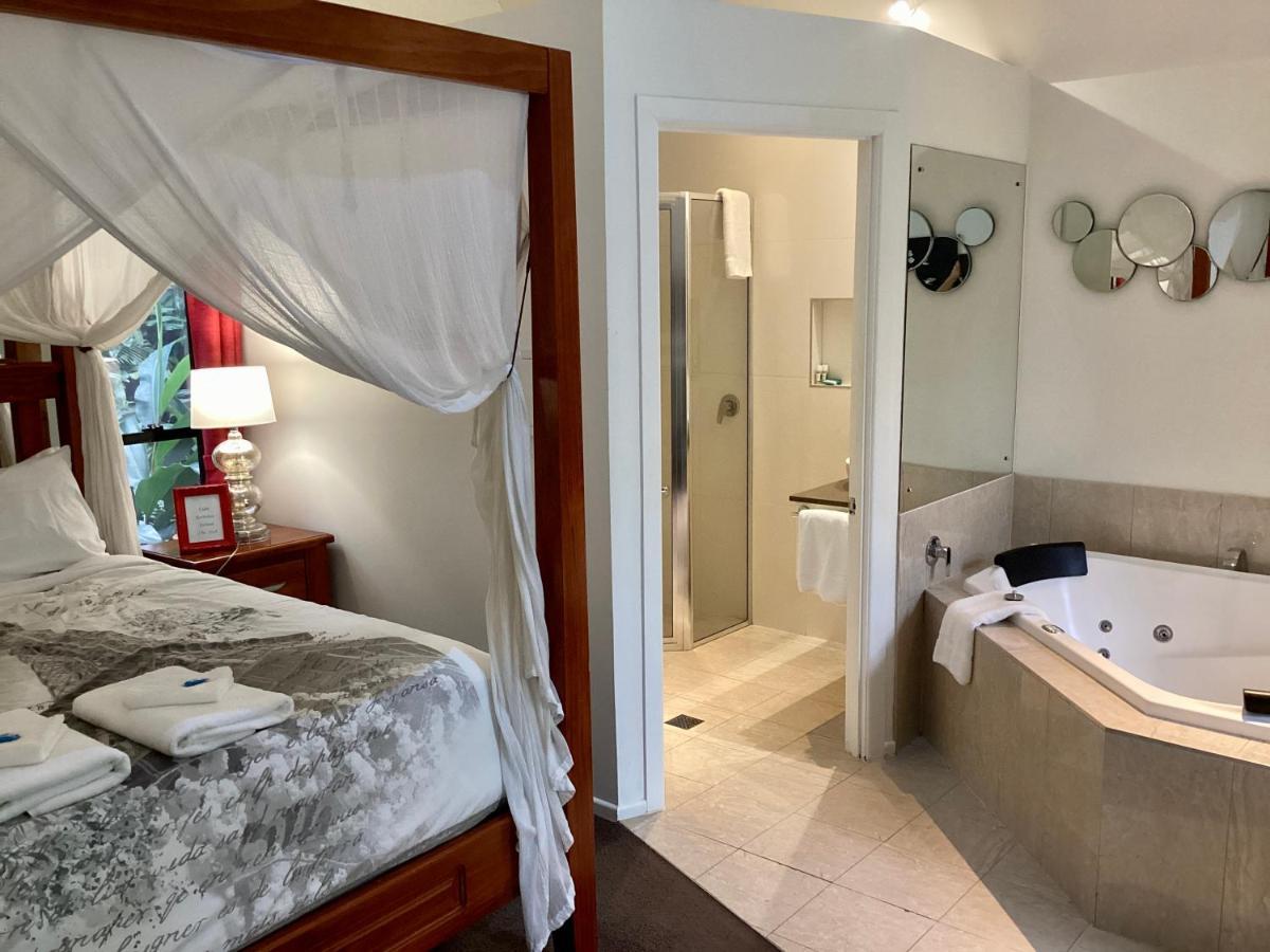 Chalet On Gallery Walk - King Bed, Spa, Fireplace, Wifi & Netflix, Linger A While Mount Tamborine Extérieur photo